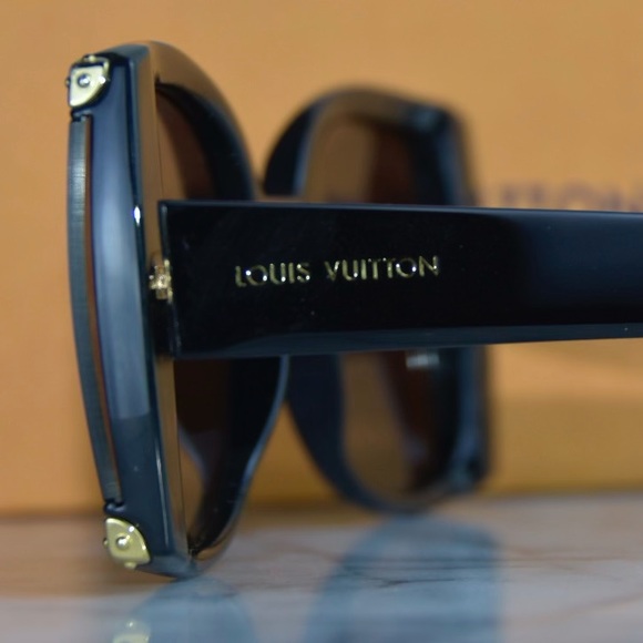 Made for Love ❤️ Louis Vuitton 💯authentic sunglasses - Picture 7 of 12